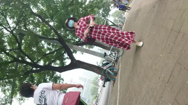 拖地長裙跑偏丁字褲氣質美女