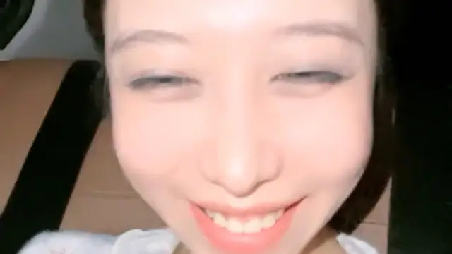 極品尤物模特女神！夜晚駕車路邊車震！掏出炮友屌吸吮，肥穴美穴跳蛋自慰，騎上來深插爆操