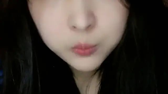 絕世女神來了！【泡芙味的小甜甜】，難得一次，被哪位大哥的重金打動了，用上了自己喜歡的小玩具